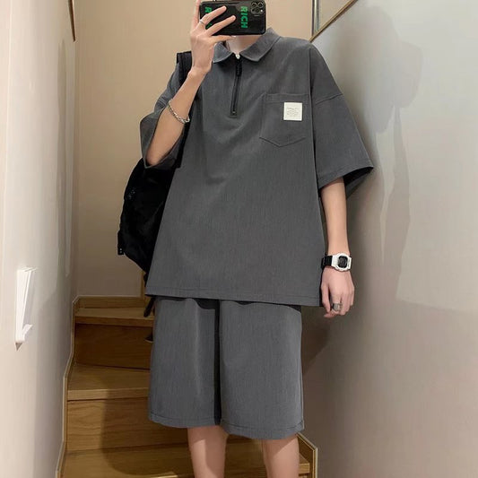 Camisa pólo de lapela de verão de cor sólida T-shirt masculina estilo Hong Kong all-match calça frita reta de cinco pontos de perna larga terno de duas peças