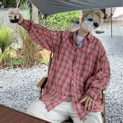 blusa de gola listrada com botões estilo streetwear