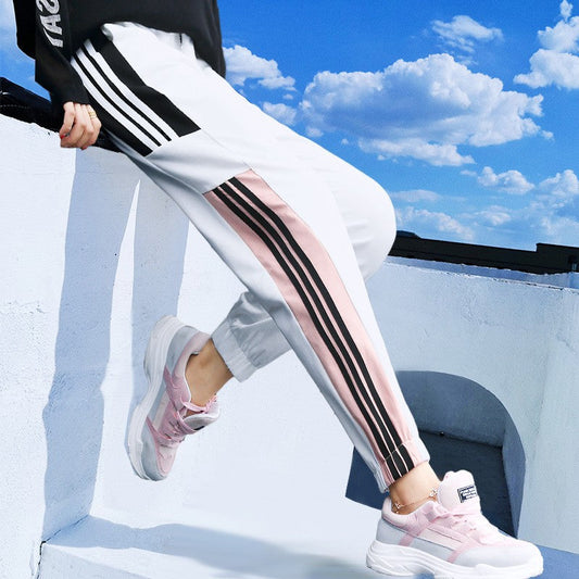 calça reta de esportes para mulheres com listra nas pernas