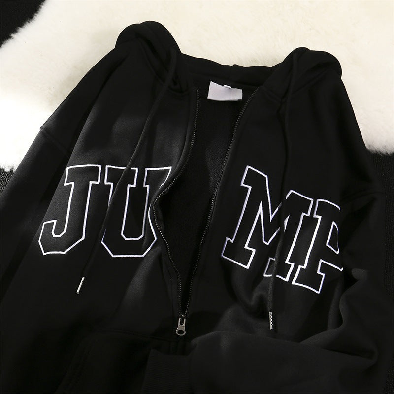 blusa de frio com ziper e bolsos com letras bordadas