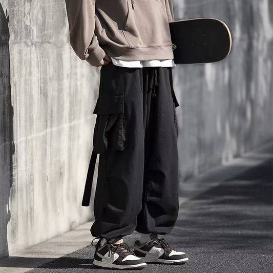 calça cargo masculina com bolsos e faixas estilo streetwear
