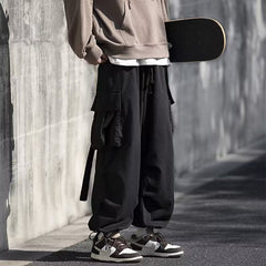 calça cargo masculina com bolsos e faixas estilo streetwear