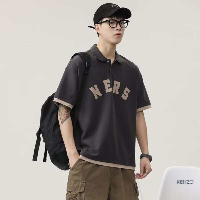 Camisa polo de manga curta com impressão de letras vintage retrô para esportes de rua americanos de manga curta