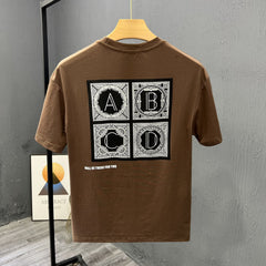 camiseta masculina streetwear com estampa nas costas