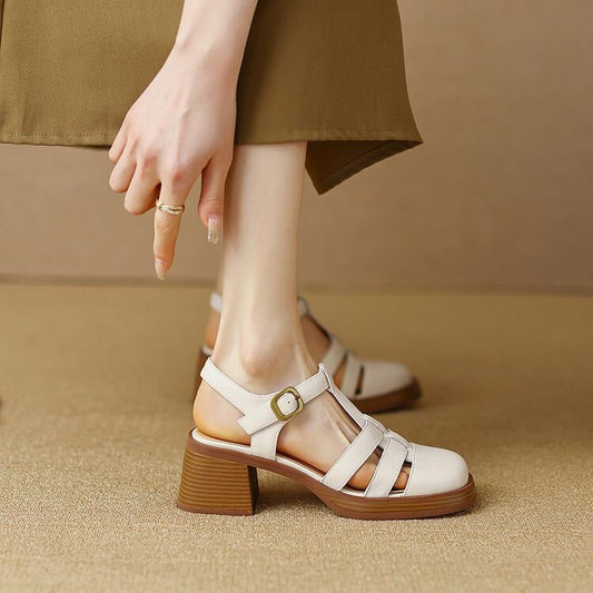 sandália de couro de sola grossa estilo romano