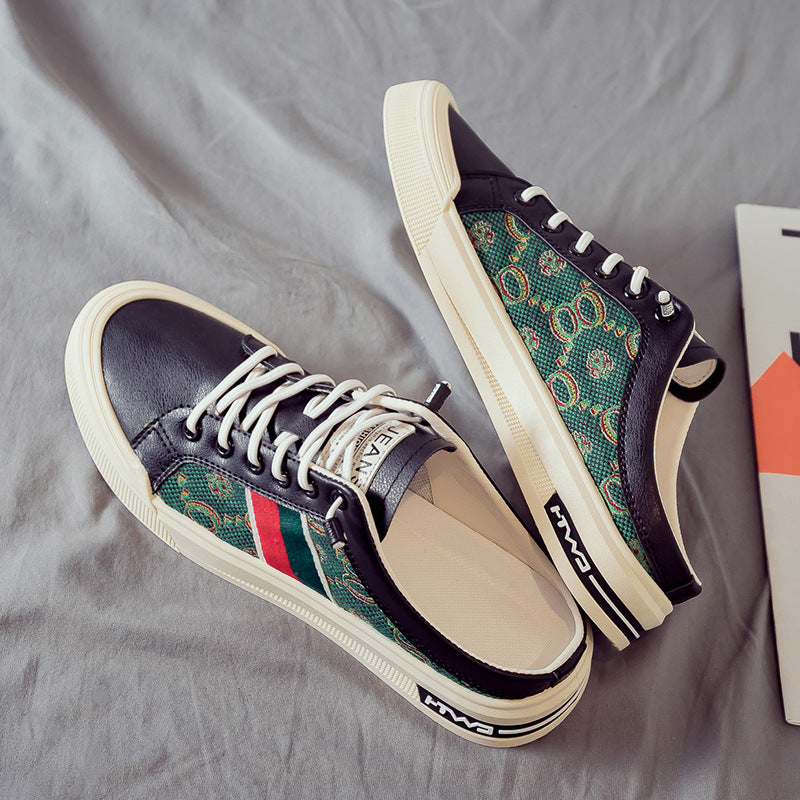 sapato com o fundo semi aberto respirável de verão