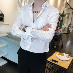 camiseta masculina com gola em V estilo praiano casual high street