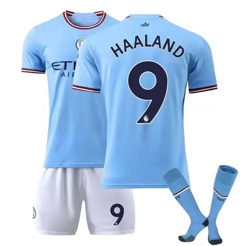 uniforme de time de futebol do clube Manchester City com nome do Haaland, De Bruyne e Foden modelo tailandes