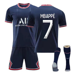 uniforme de time de futebol do clube Paris Saint Germain com nome do Neymar e Mbappe