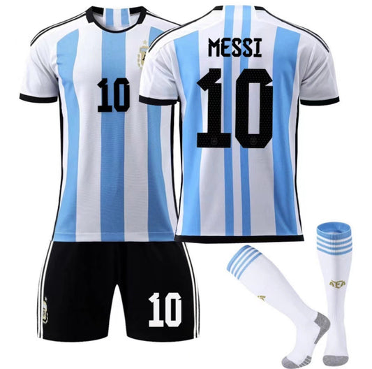 uniforme de time de futebol da seleção argentina com o nome do Messi versão Tailandesa